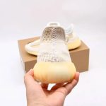 350 V2 Classic Sneaker FZ5246 - Image 4