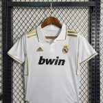 Real Madrid 2011/12 Home Kids Retro Jersey And Shorts - Image 2