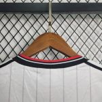 Manchester United 1983/84 Away Retro Jersey - Image 6