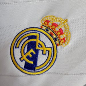 Real Madrid 2017/18 Home Retro Jersey - Image 10