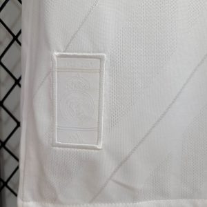 Real Madrid 2017/18 Home Retro Jersey - Image 7