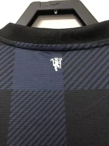 Manchester United 2013/14 Away Retro Jersey - Image 4