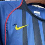 Barcelona 2004/05 Away Retro Jersey - Image 4