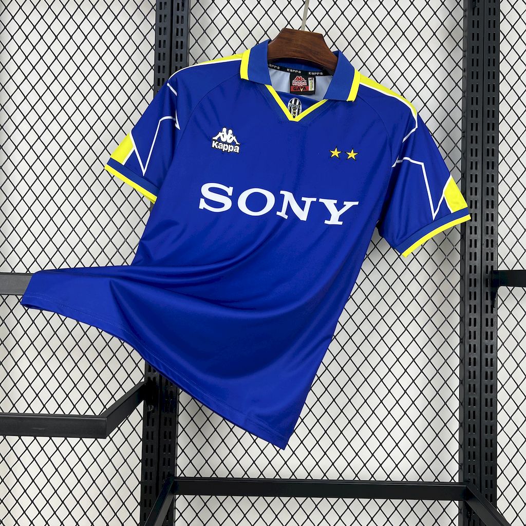 Juventus 1996/97 Away Retro Jersey