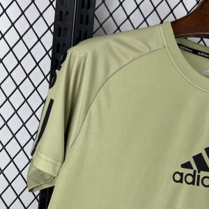 Adidas 1041 Army green T-shirt - Image 3