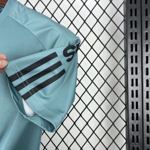 Adidas 1041 Dark green T-shirt - Image 3