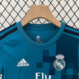 Real Madrid 2017/18 Third Kids Retro Jersey And Shorts - Image 6