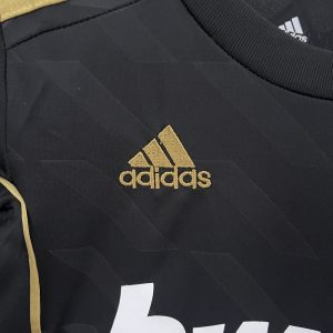 Real Madrid 2011/12 Away Kids Retro Jersey And Shorts - Image 6