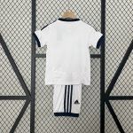 Real Madrid 2012/13 Home Kids Retro Jersey And Shorts - Image 2