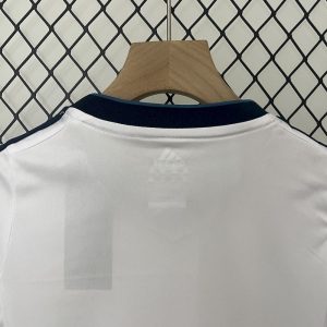 Real Madrid 2012/13 Home Kids Retro Jersey And Shorts - Image 3