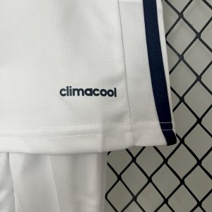 Real Madrid 2016/17 Home Kids Retro Jersey And Shorts - Image 3