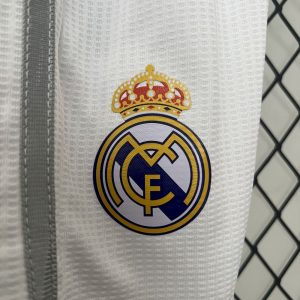 Real Madrid 2015/16 Home Kids Retro Jersey And Shorts - Image 6