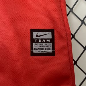Manchester United 2009/10 Home Kids Retro Jersey And Shorts - Image 3