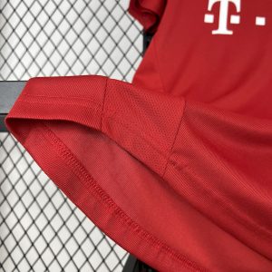 Bayern Munich 2005/06 Home Retro Jersey - Image 5