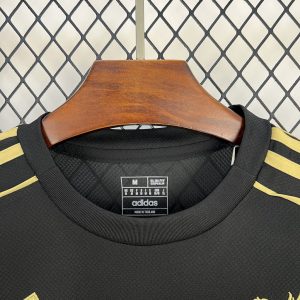 Liverpool 2025/26 Black Gold Edition Jersey - Image 8