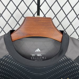Bayern Munich 2025/26 Blackn Goalkeeper Kids Kit - Image 11