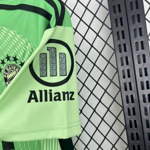 Bayern Munich 2025/26 Green Goalkeeper Jersey - Image 4