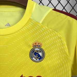 Real Madrid 2025/26 Yellow Goalkeeper Kids Kit - Image 8