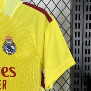 Real Madrid 2025/26 Yellow Goalkeeper Kids Kit - Image 6