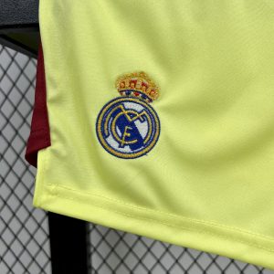 Real Madrid 2025/26 Yellow Goalkeeper Kids Kit - Image 5