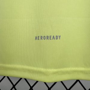 Real Madrid 2025/26 Yellow Goalkeeper Kids Kit - Image 3