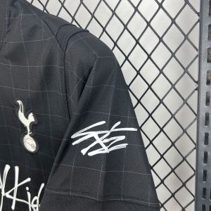 Tottenham Hotspur 2025/26 Stray Kids x London, England Limited Edition  Jersey - Image 4